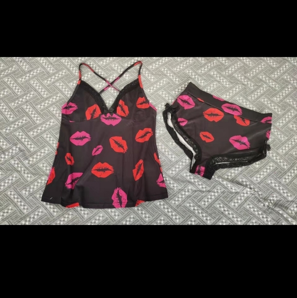 Lip print Cami Set - Picture 3 of 4